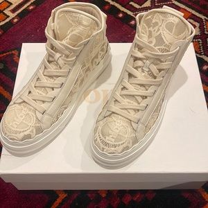 Chloe- mid-top sneaker